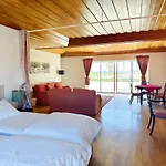 Yo-house