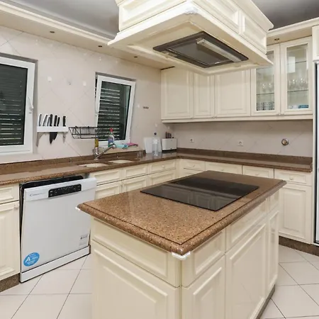 Yo-house Costa da Caparica